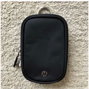 LULULEMON Clippable Nano Pouch.NWT.